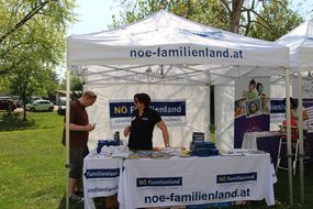 Informationsstand der NÖ Familienland GmbH beim Familienfest Donau-Auen